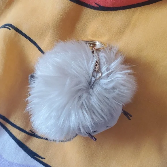 Pusheen Fluffy Pom Keychain - Picture 2 of 6